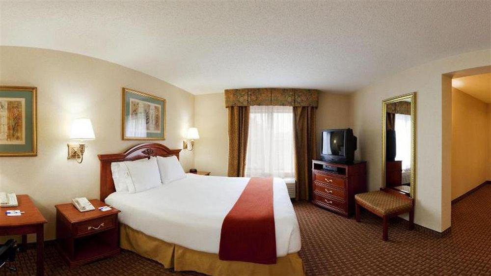 Holiday Inn Express Hotel & Suites Meadowlands Area By Ihg Carlstadt Eksteriør bilde