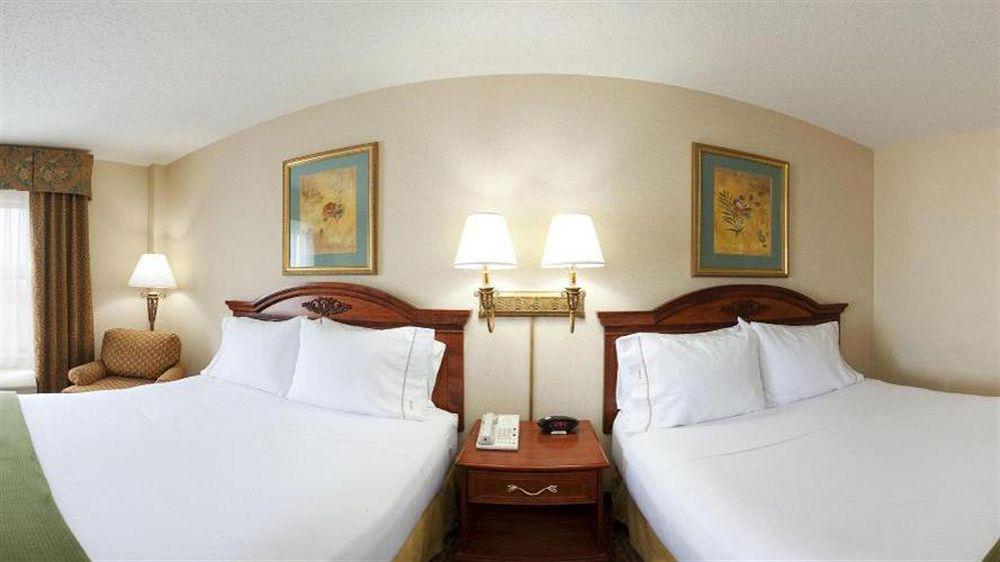 Holiday Inn Express Hotel & Suites Meadowlands Area By Ihg Carlstadt Eksteriør bilde