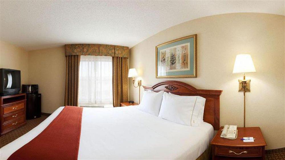 Holiday Inn Express Hotel & Suites Meadowlands Area By Ihg Carlstadt Eksteriør bilde