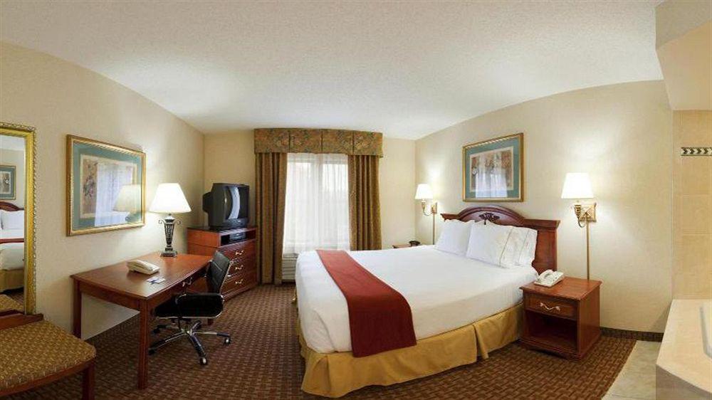 Holiday Inn Express Hotel & Suites Meadowlands Area By Ihg Carlstadt Eksteriør bilde