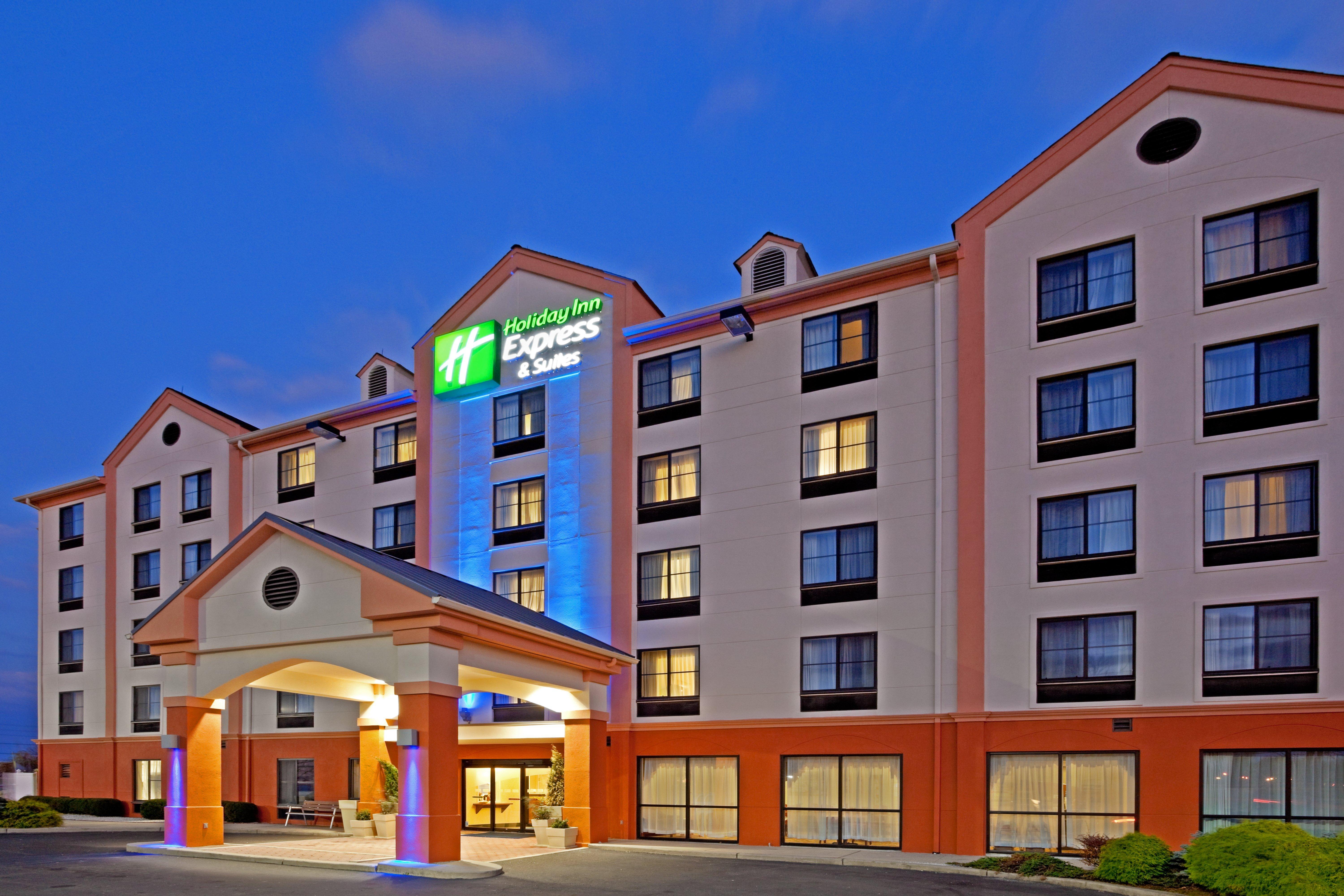 Holiday Inn Express Hotel & Suites Meadowlands Area By Ihg Carlstadt Eksteriør bilde