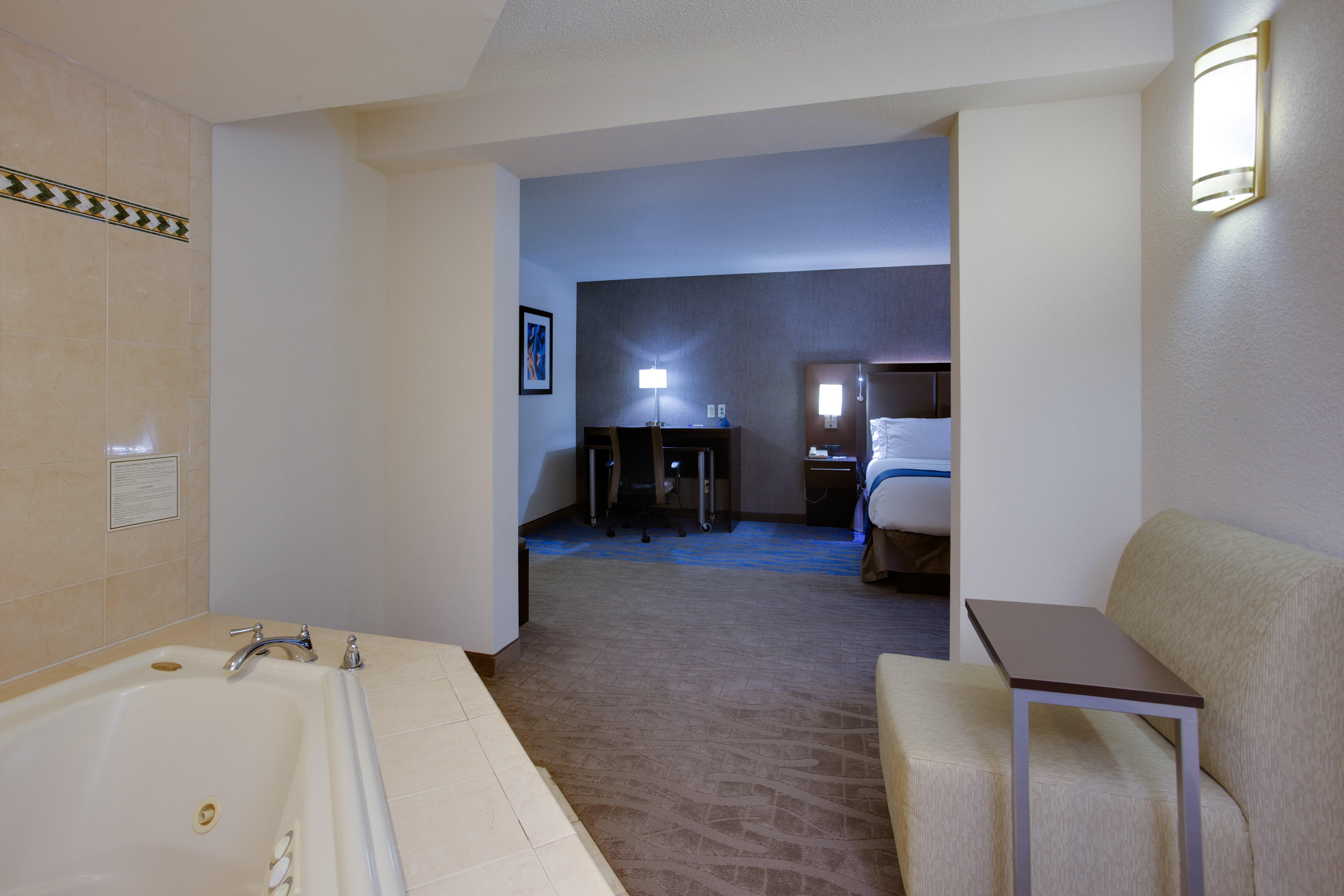 Holiday Inn Express Hotel & Suites Meadowlands Area By Ihg Carlstadt Eksteriør bilde