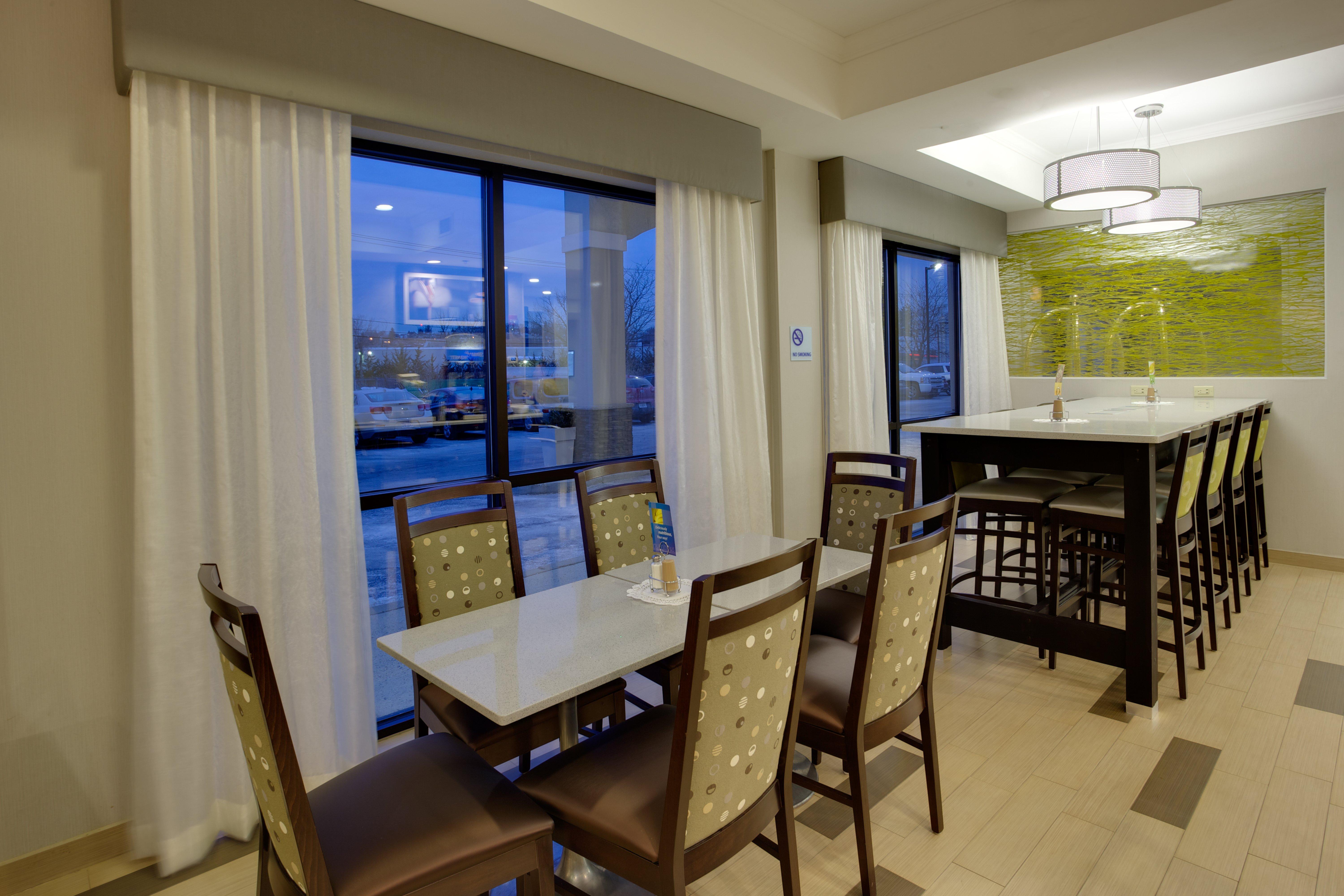 Holiday Inn Express Hotel & Suites Meadowlands Area By Ihg Carlstadt Eksteriør bilde