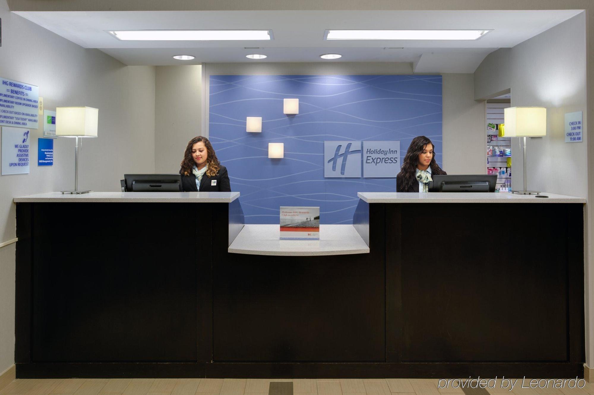 Holiday Inn Express Hotel & Suites Meadowlands Area By Ihg Carlstadt Eksteriør bilde
